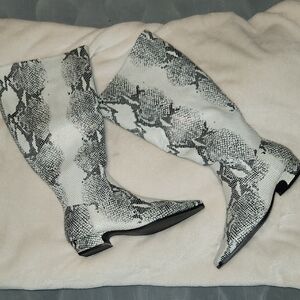 NIB Madden Knee HIGH Faux Snake Skin Low Heel Boot - Wide Calf fit